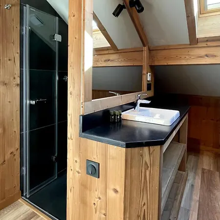 Snoe 1750 Apartman *